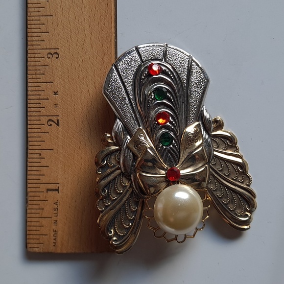 Jane Christmas Angel Brooch - Picture 5 of 8